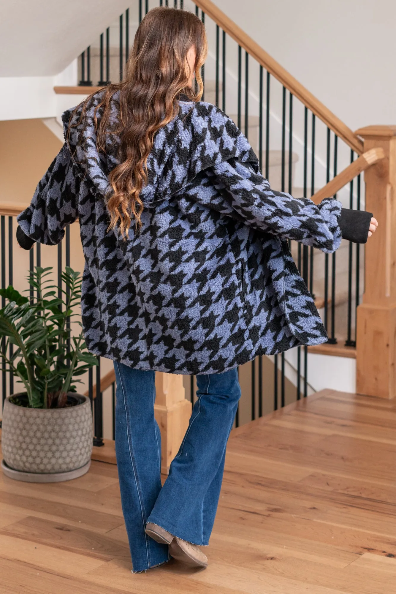 Houndstooth Sherpa - Blue Black