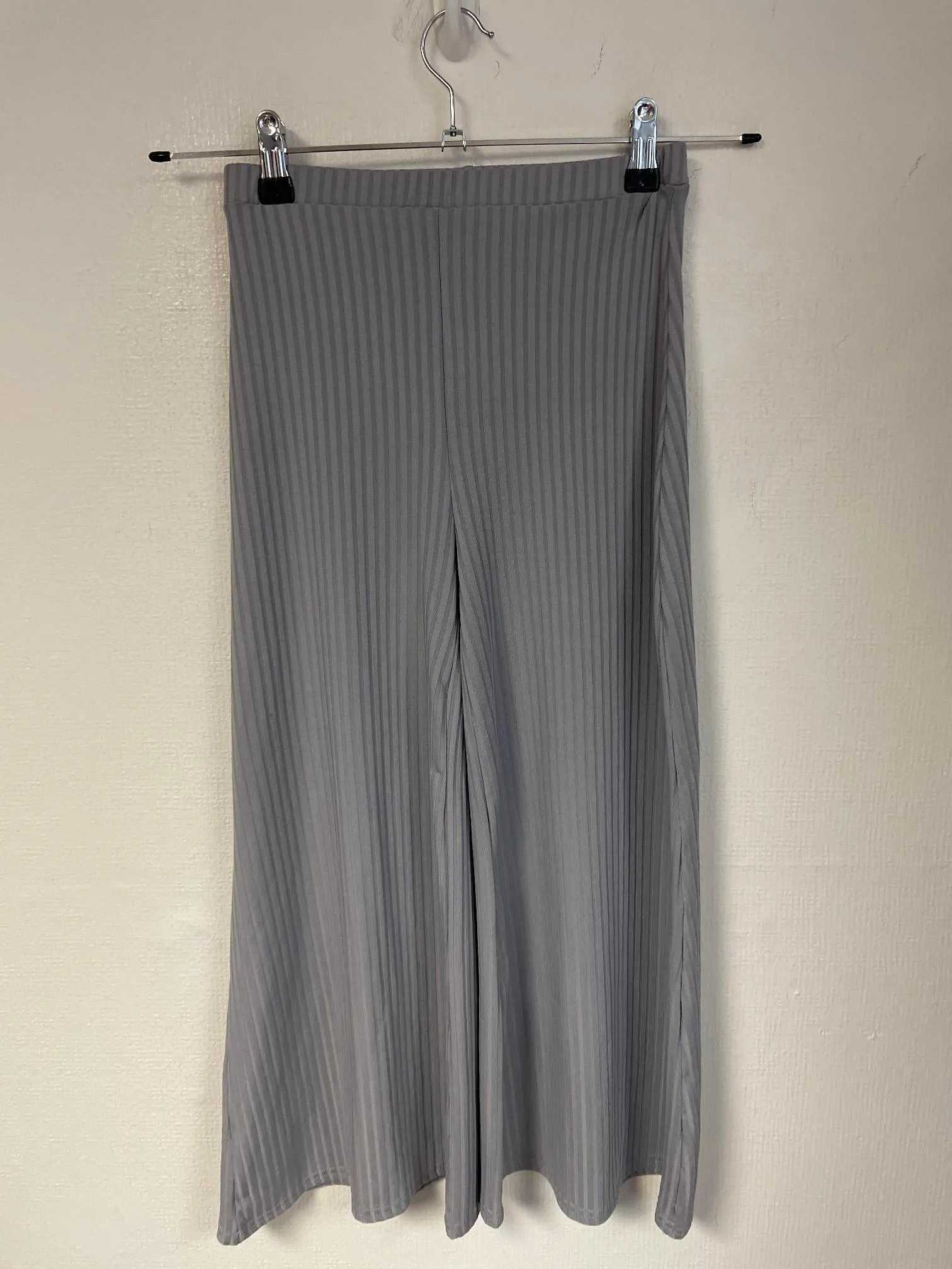 Purple ribbed culottes, Pretty Little Thing, Size 8 (Polyester, Elastane)